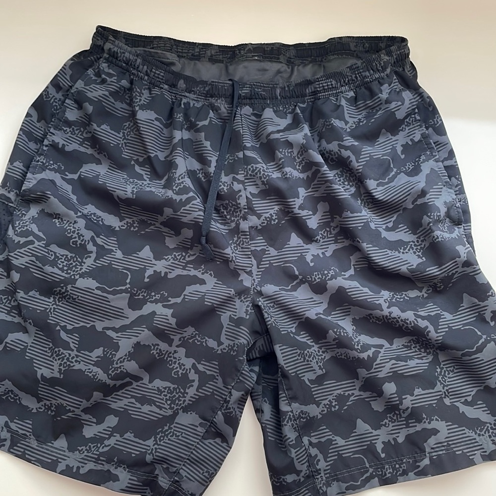 Nike Mens Medium short. Running/Workout shorts. 7” inseam w/ liner